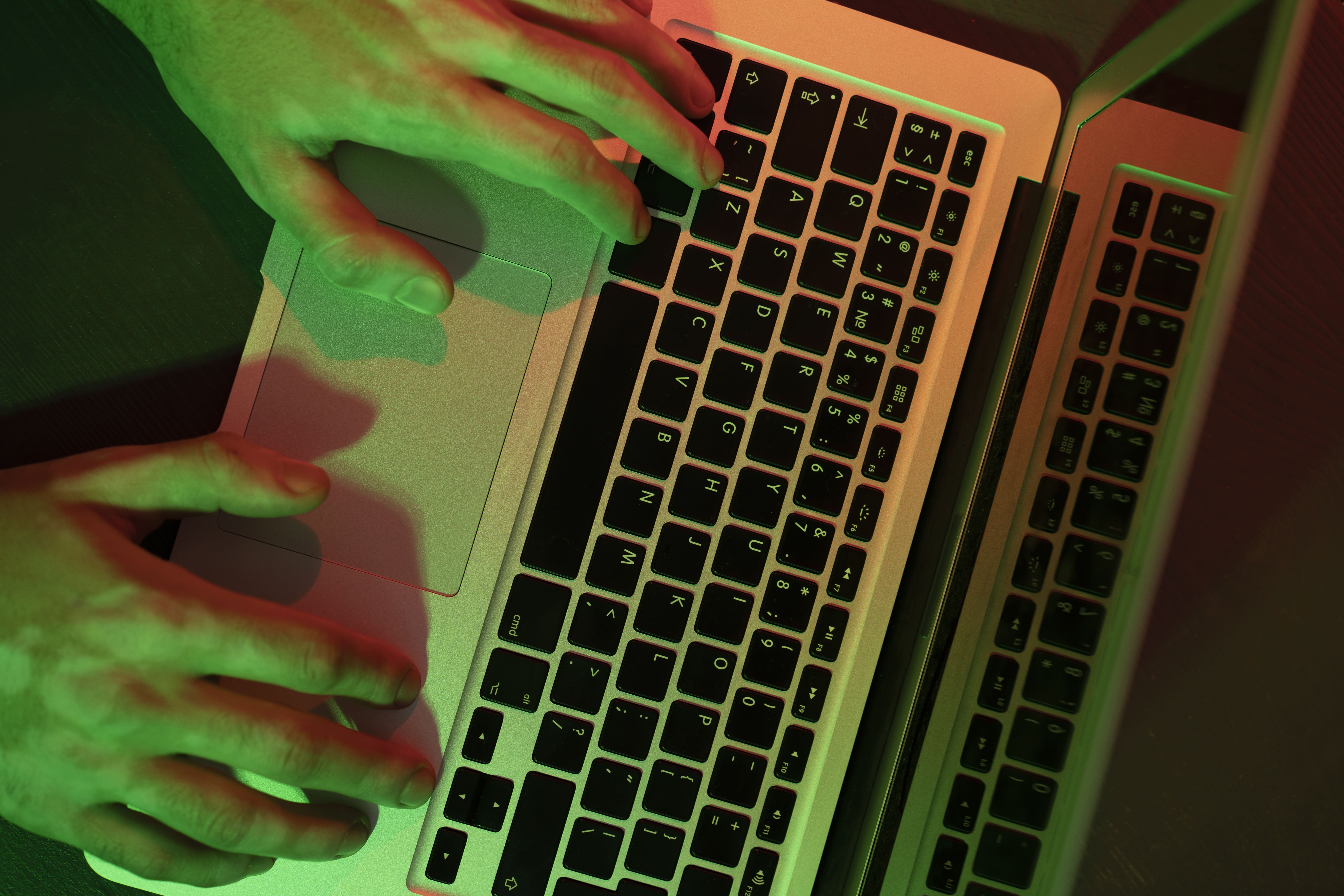 크리덴셜 스터핑 공격, 2단계 인증, 보안 패치, 정보보안 컨설팅, 다크웹 접속